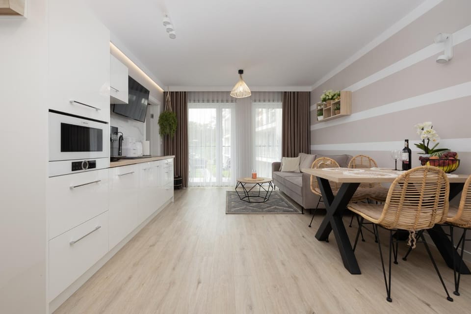 Kitchen or kitchenette, Living room, Dining area, minibar, pet friendly