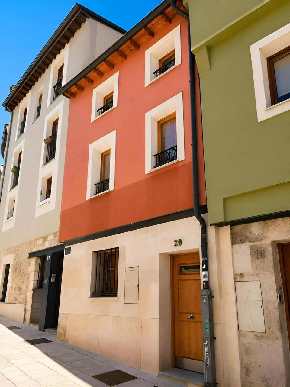 Facade/entrance