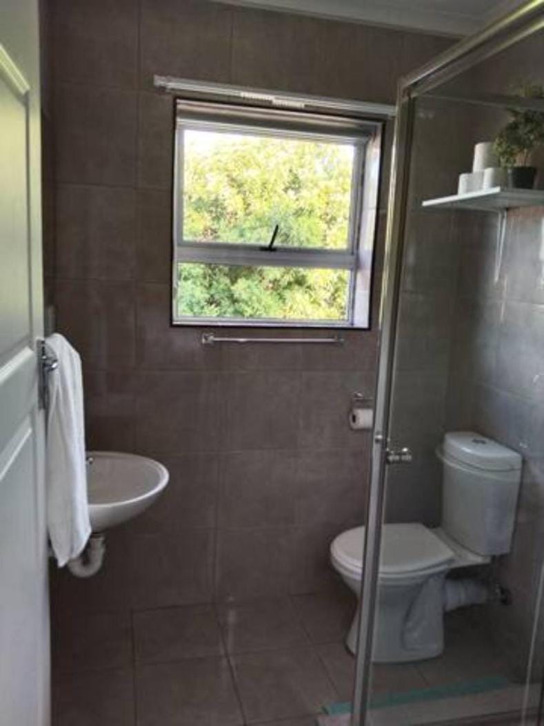 Jacmo Guest Private Rooms Bed and Breakfast in Cape Town
