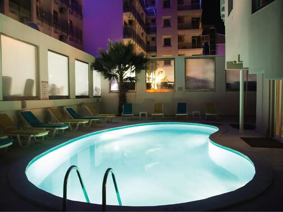 Night, Pool view, Swimming pool, sunbed