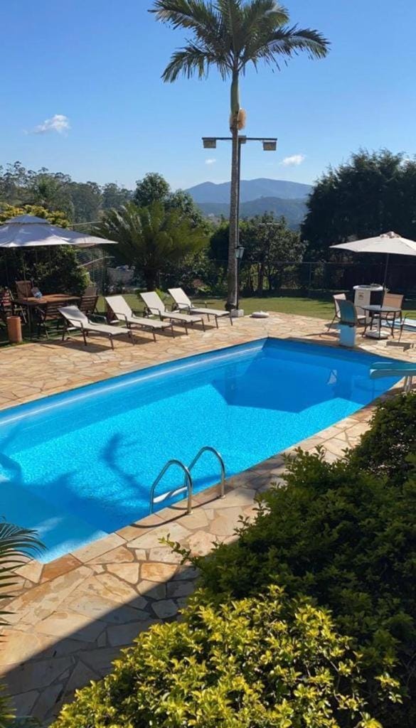 Casa de campo, com quadra de Beach Tennis, Volei e Fut Volei próxima a SP!! House in Santana de Parnaíba