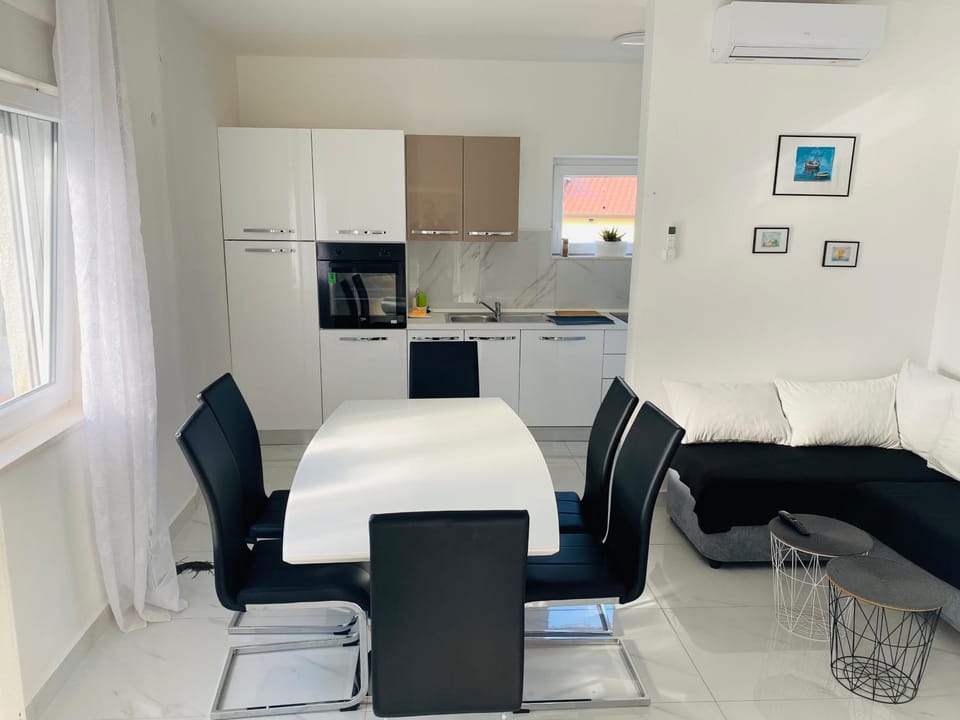 Davorka Apartment in Premantura