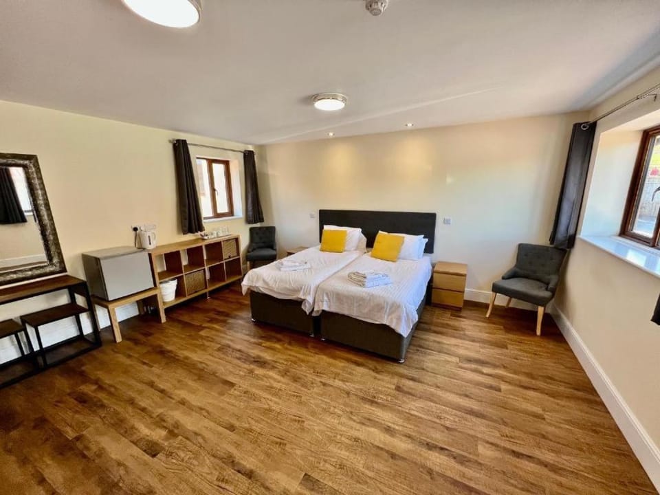 Lillypool Farm, Rooms & Lodges Apartment in Sedgemoor