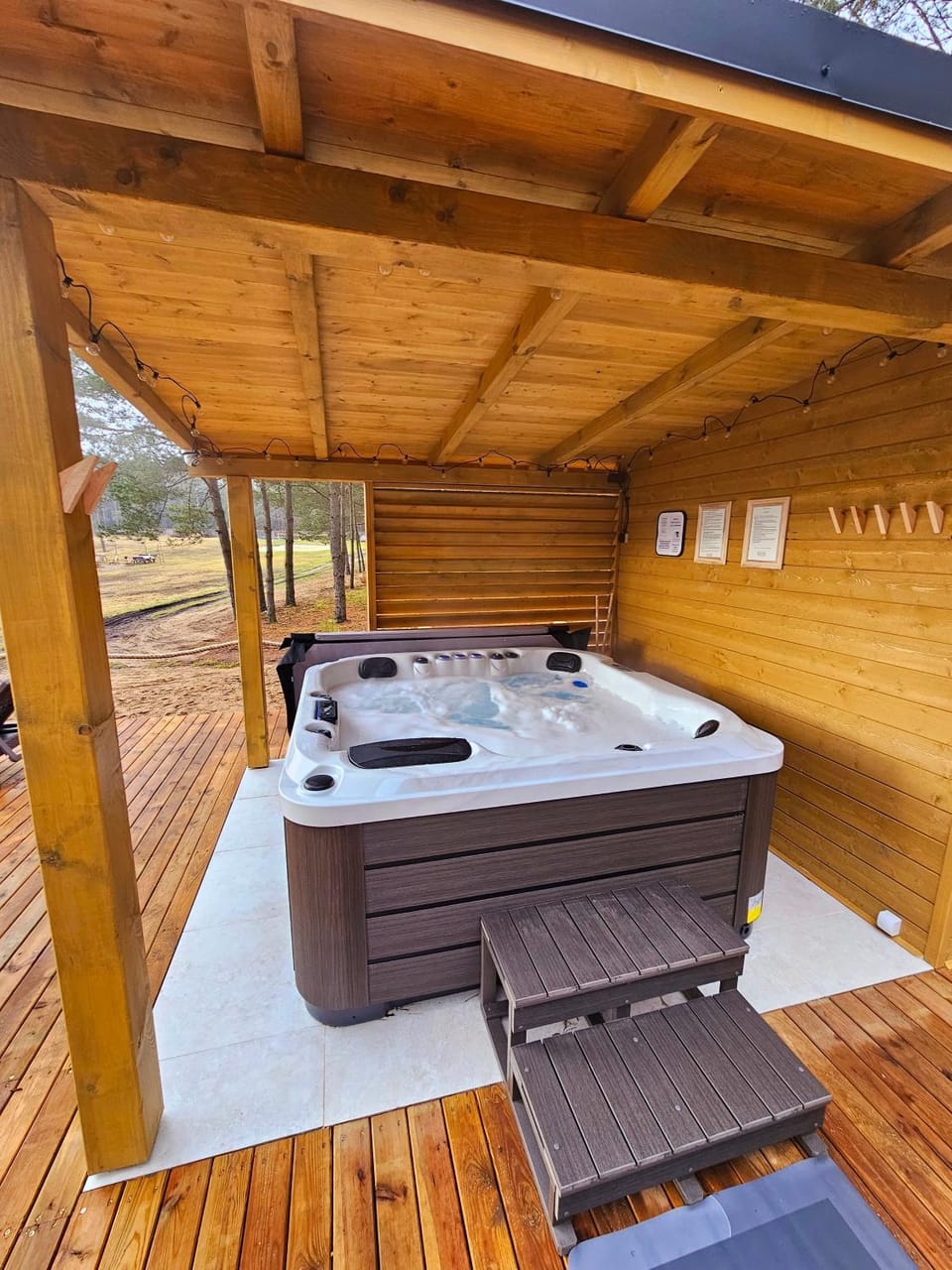 Hot Tub, Hot Tub
