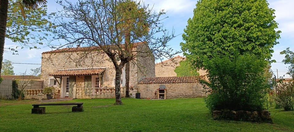 Gîte Maelga House in Nouvelle-Aquitaine