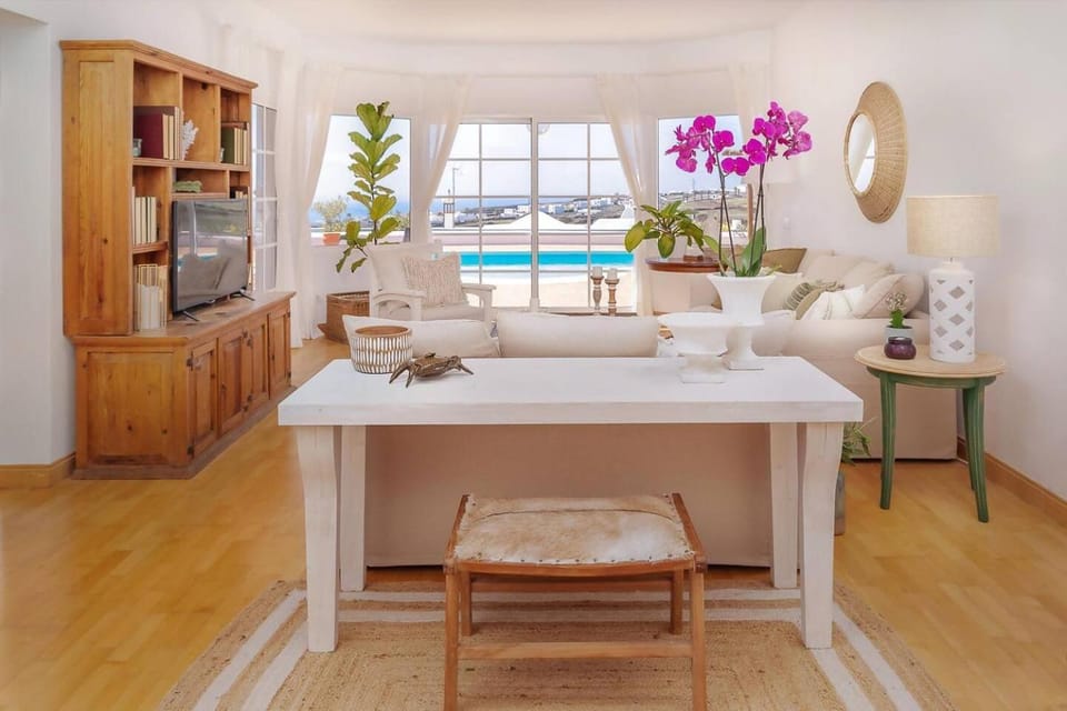 Amazing 3 Bedroom Ocean View with Pool House in Tías