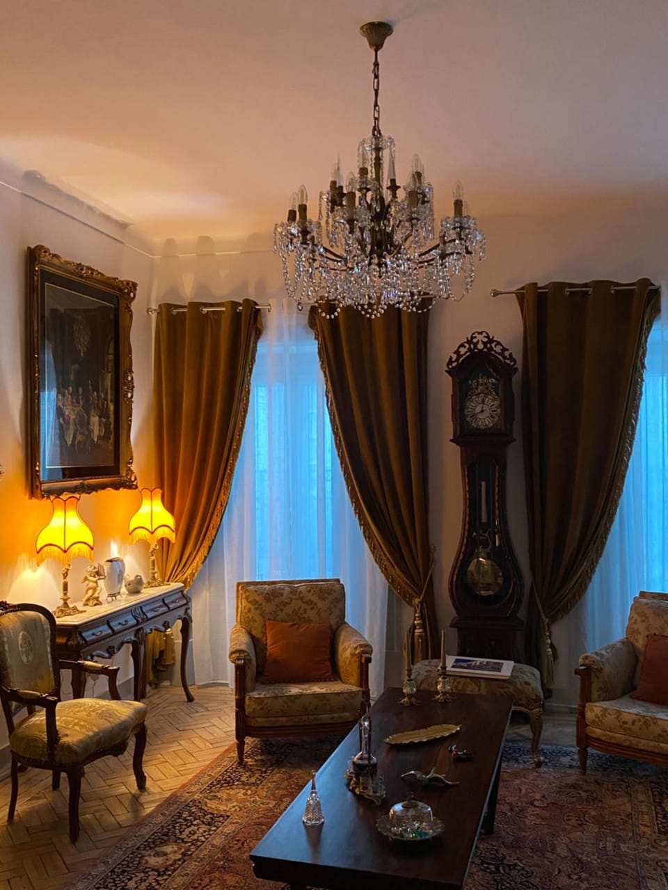 Living room, Seating area