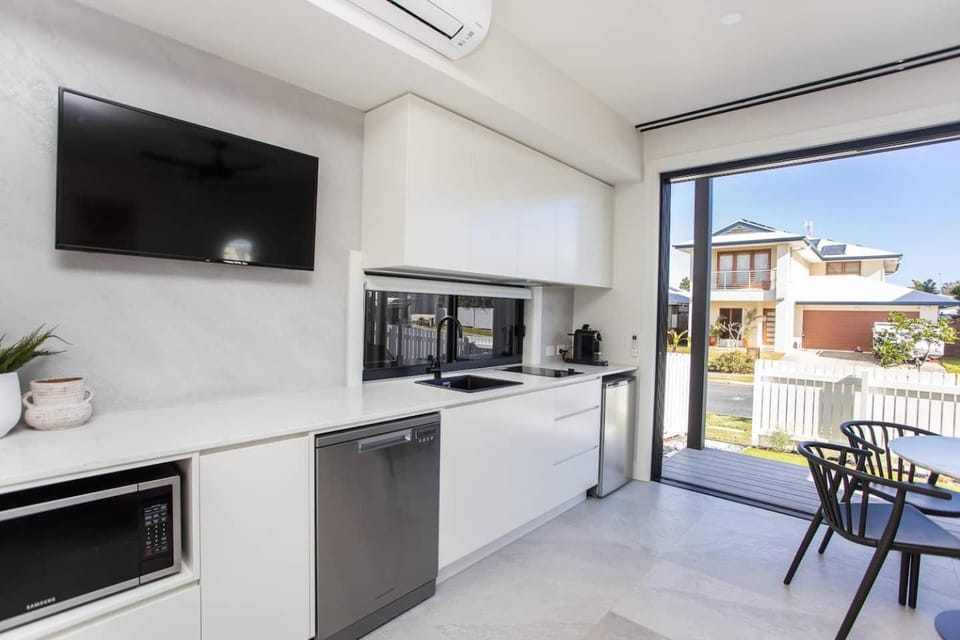 TV and multimedia, Kitchen or kitchenette