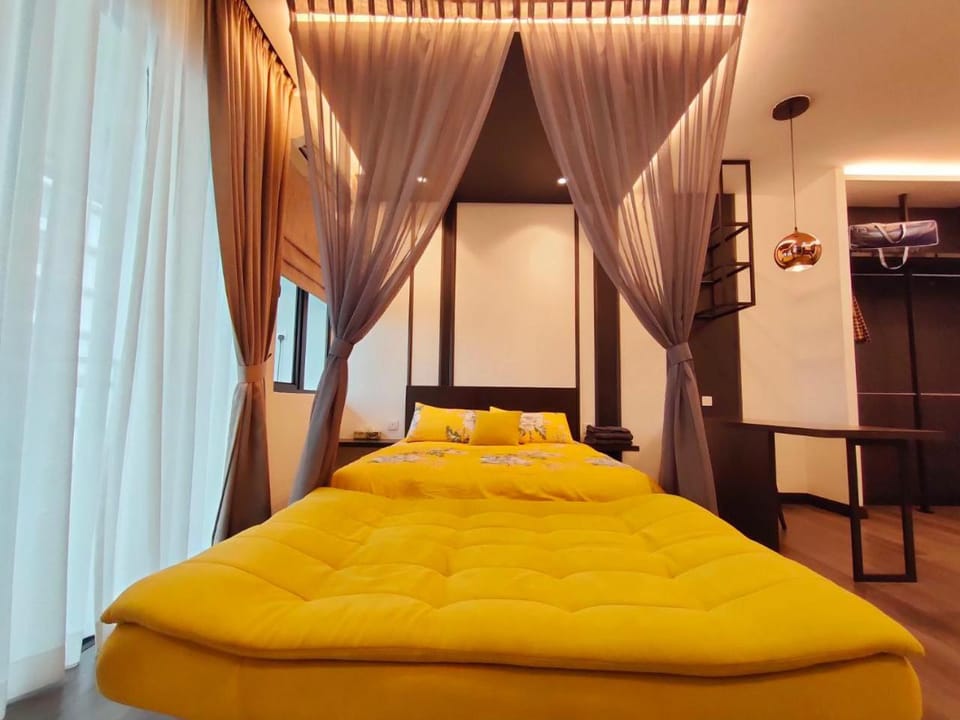 Bed, Bedroom