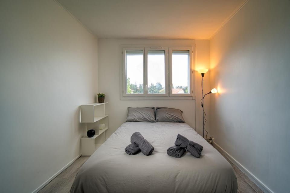 Bed, Bedroom