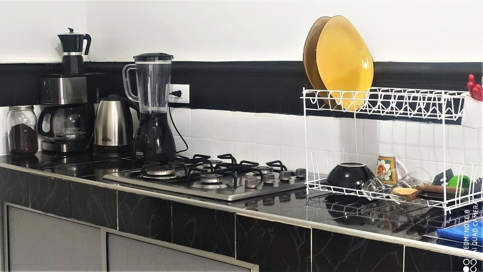 Kitchen or kitchenette, Communal kitchen, kitchen