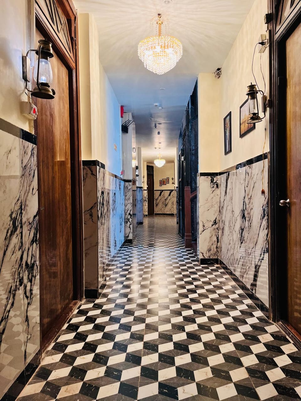 Lobby or reception, locker, locker
