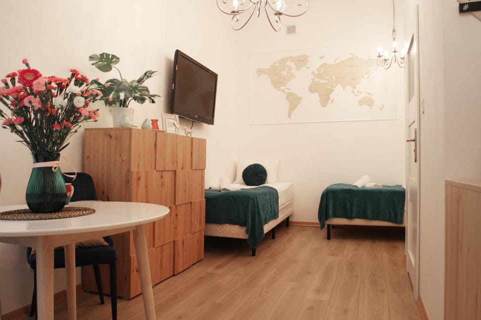 Bed, Living room, Bedroom