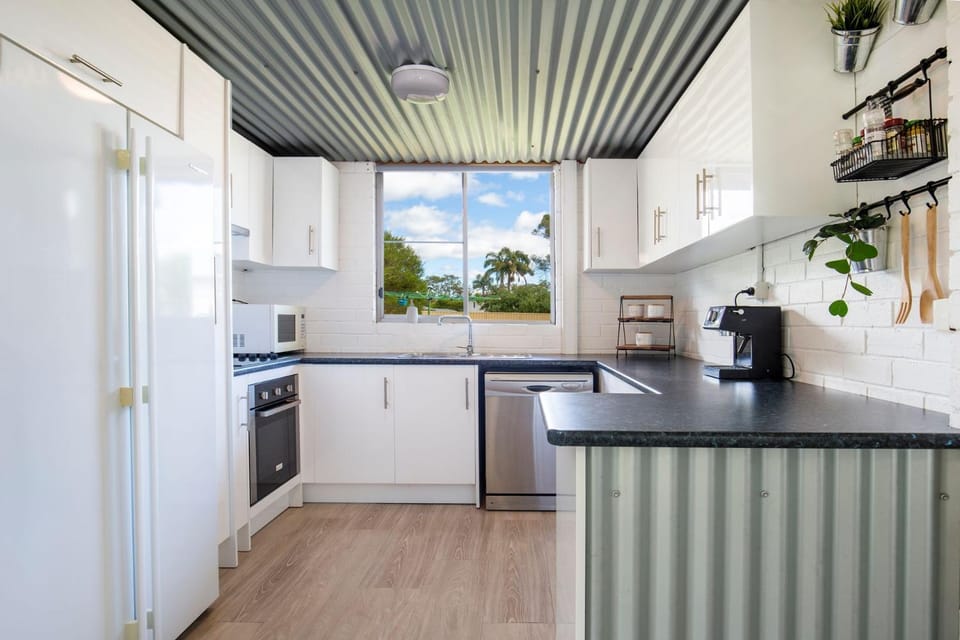 Come Wot Mey Pet Friendly 4 Mins Walk to Beach House in Culburra Beach