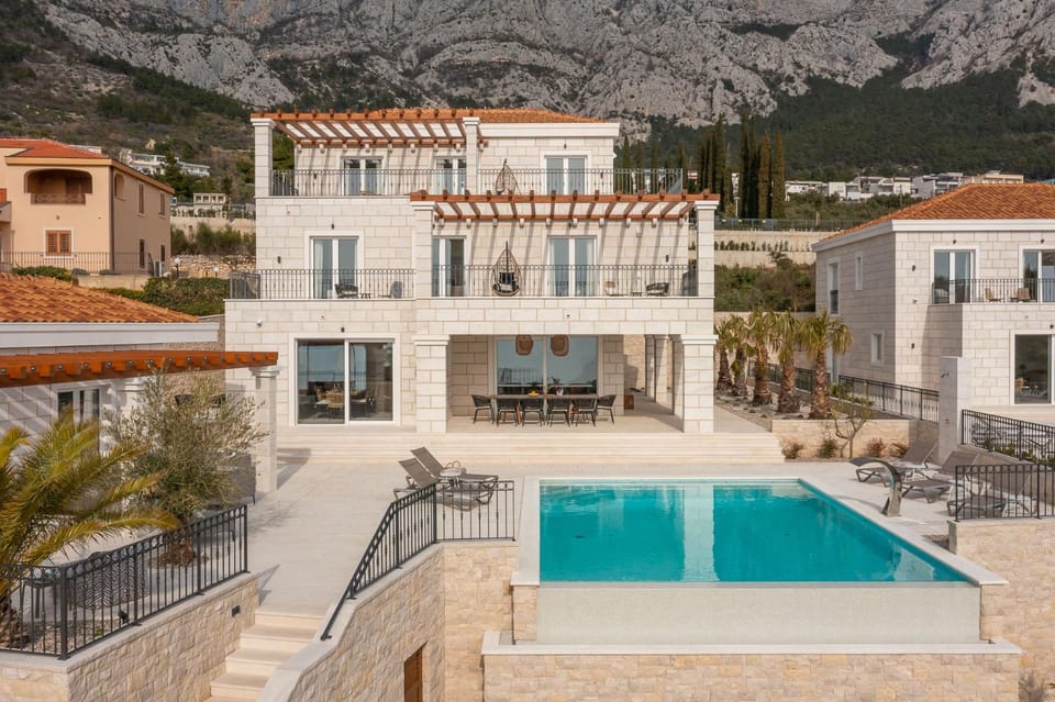 Property building, Swimming pool