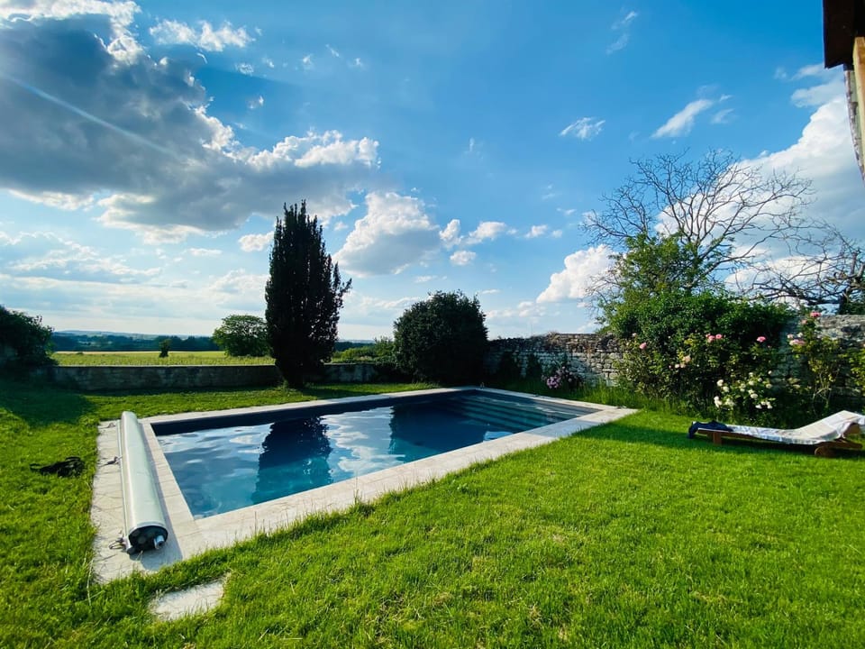 Maison de rêve avec piscine au milieu des vignes Villa in Nouvelle-Aquitaine