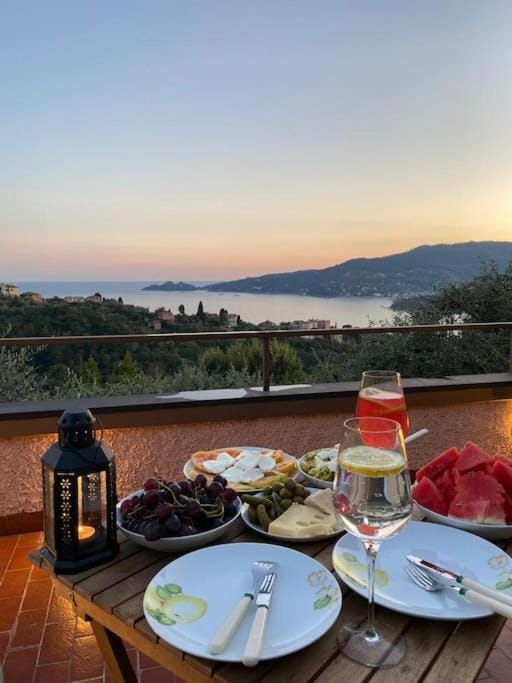 MONOLOCALE, tranquillità e panorama esclusivo Apartment in Liguria