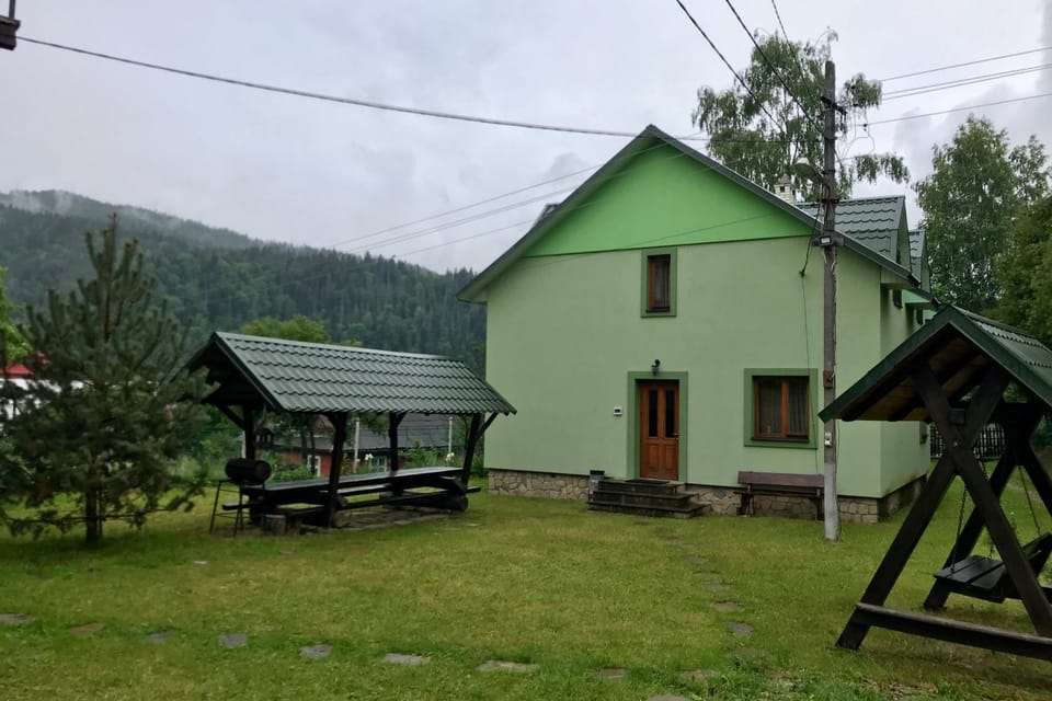 Property building, Day, Natural landscape, Summer, Garden view, Mountain view