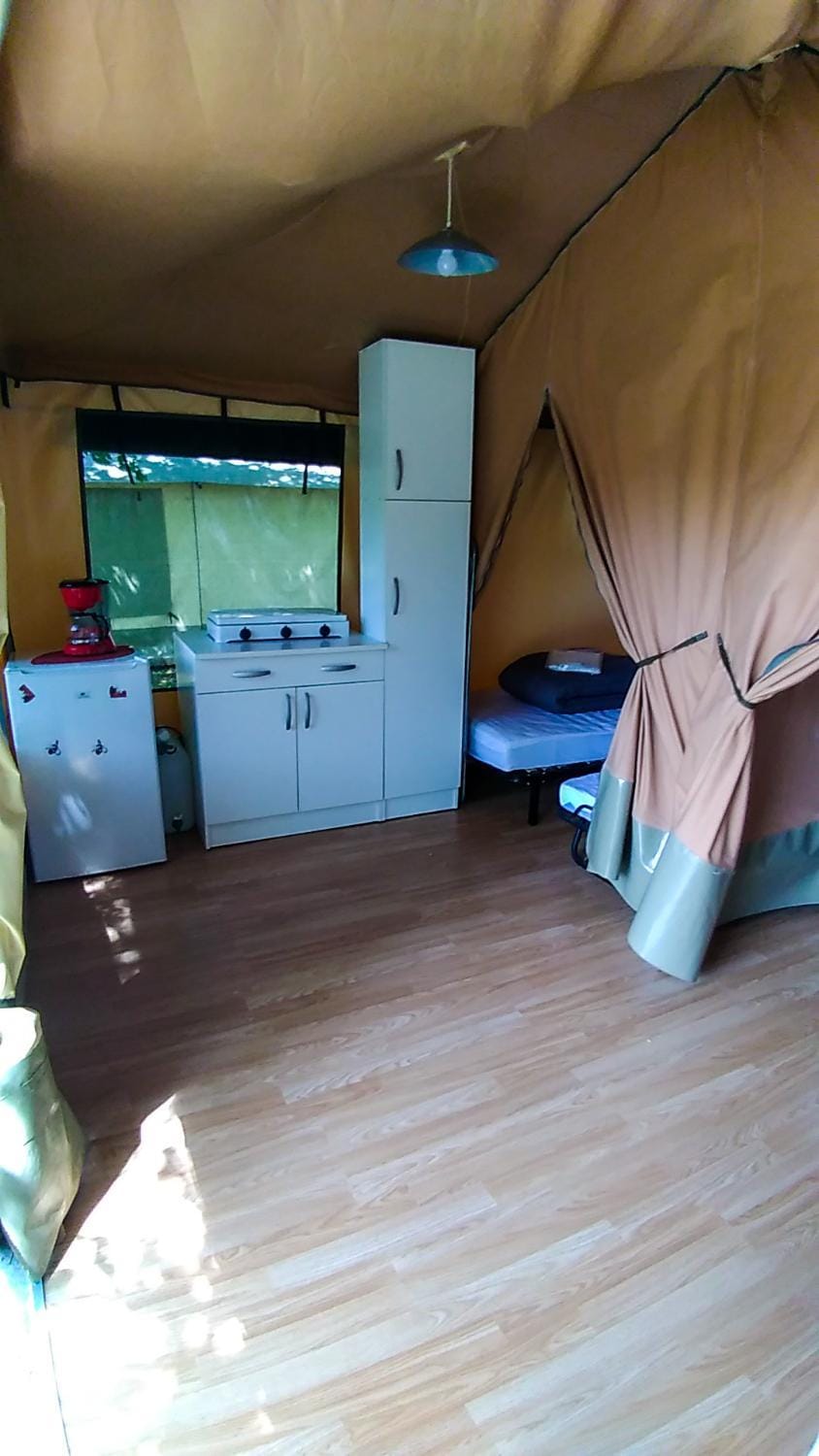 Kitchen or kitchenette, Bedroom