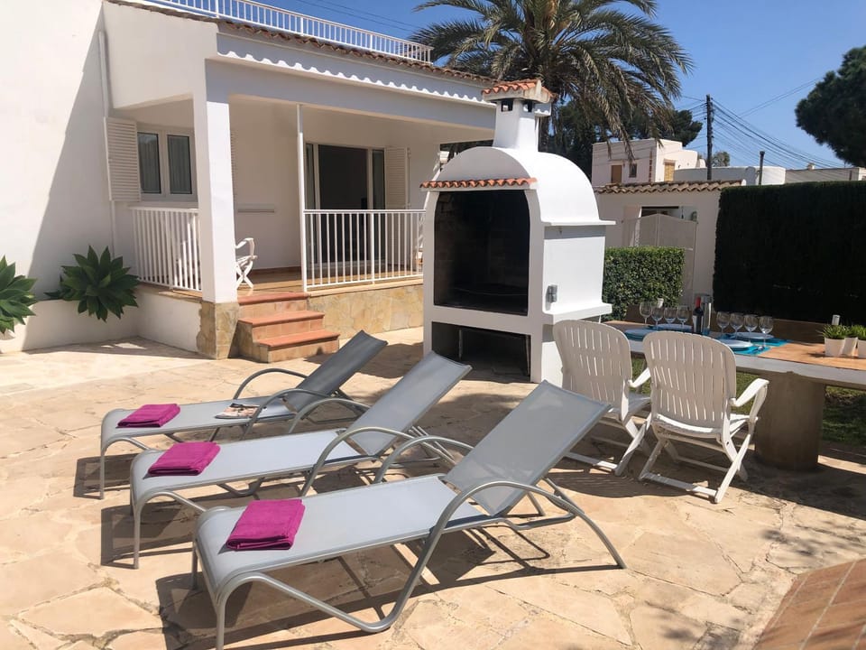 Patio, BBQ facilities