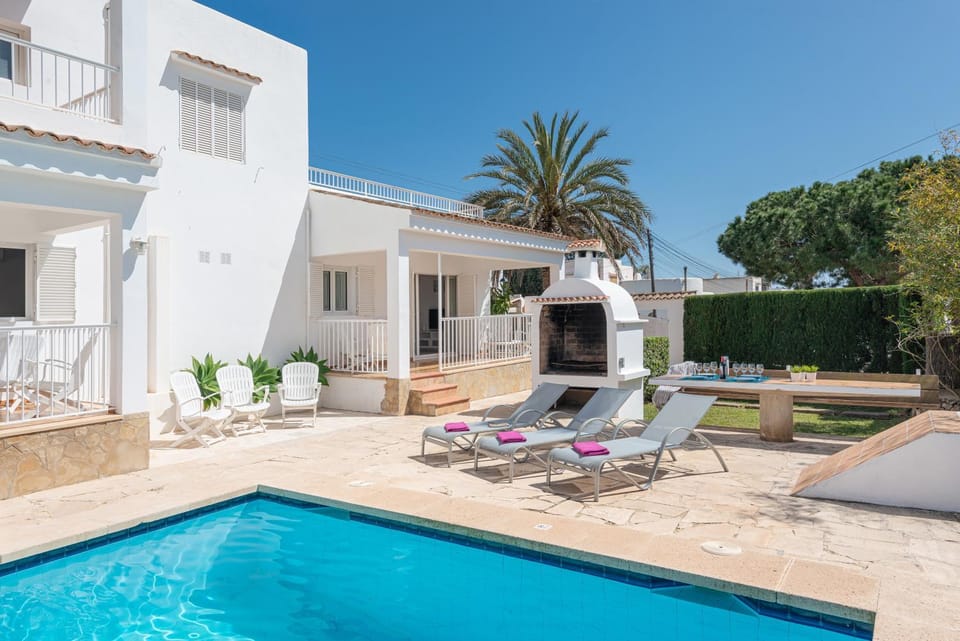 Property building, BBQ facilities, Pool view, Swimming pool