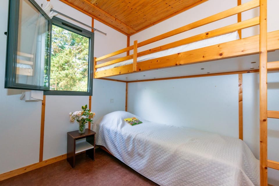 bunk bed