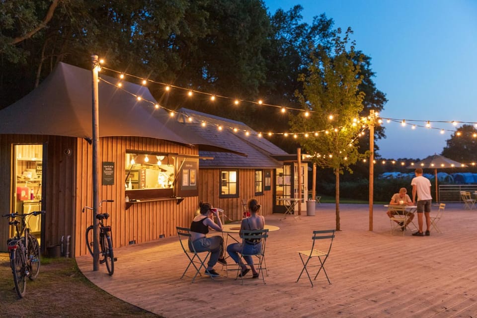 Patio, Restaurant/places to eat, Food and drinks