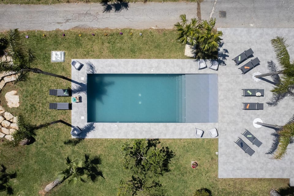 Bird's eye view, Pool view