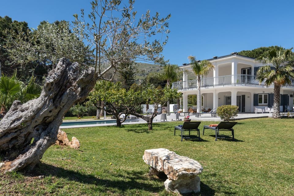 Property building, Garden