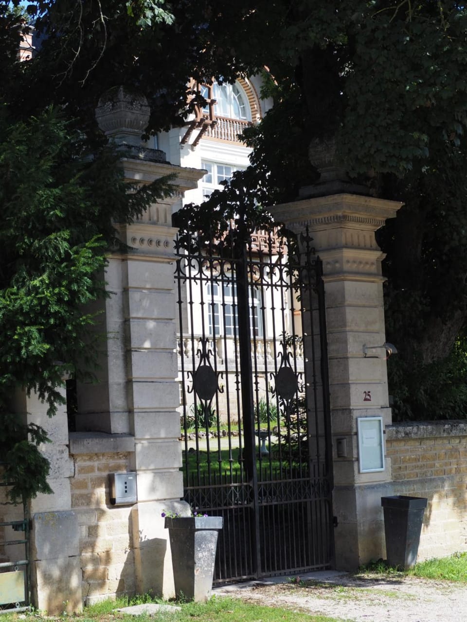 Facade/entrance