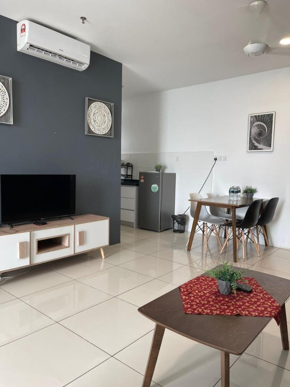 Communal lounge/ TV room, TV and multimedia, Living room