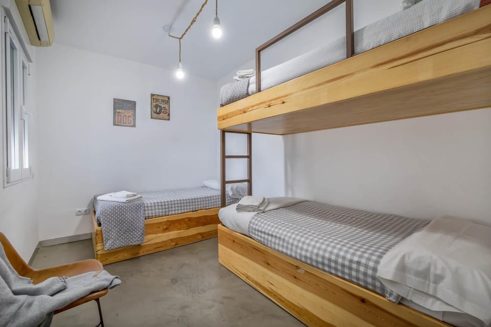 Bed, Bedroom, bunk bed