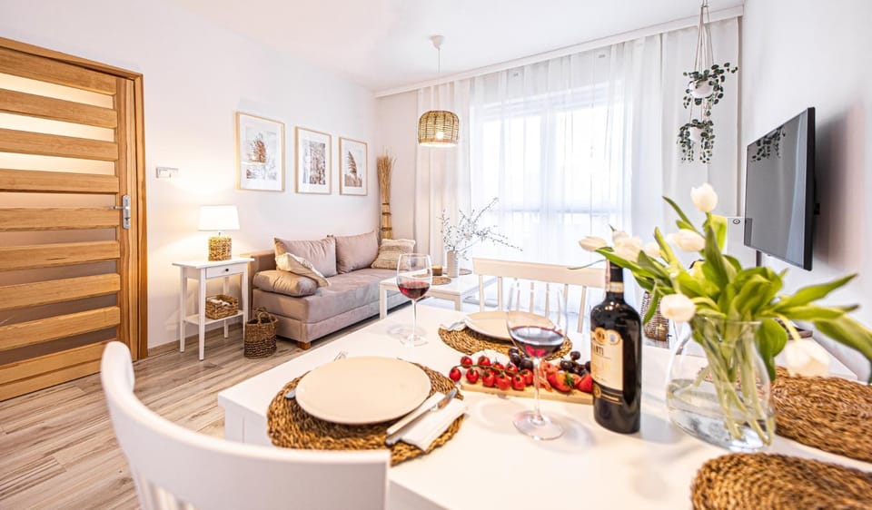 Communal lounge/ TV room, Balcony/Terrace, Living room