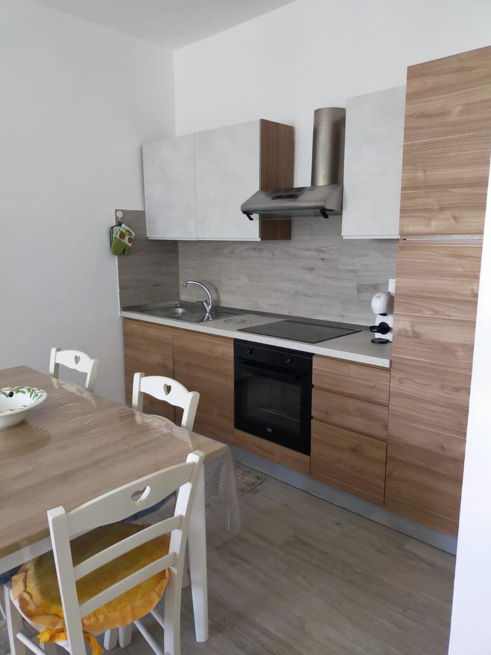 Kitchen or kitchenette, Dining area, minibar, pet friendly, stove