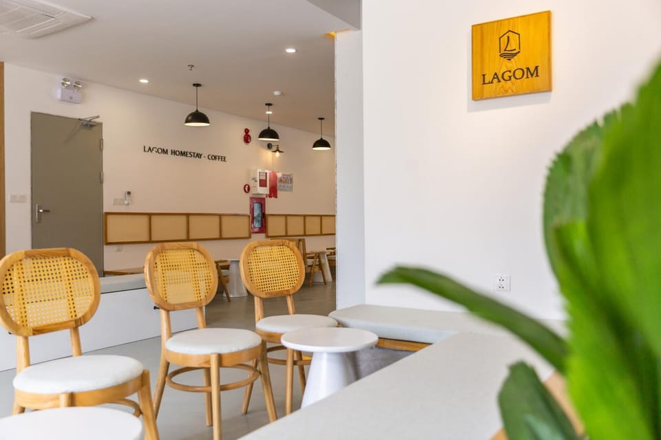 Lobby or reception, Seating area, Logo/Certificate/Sign, concierge
