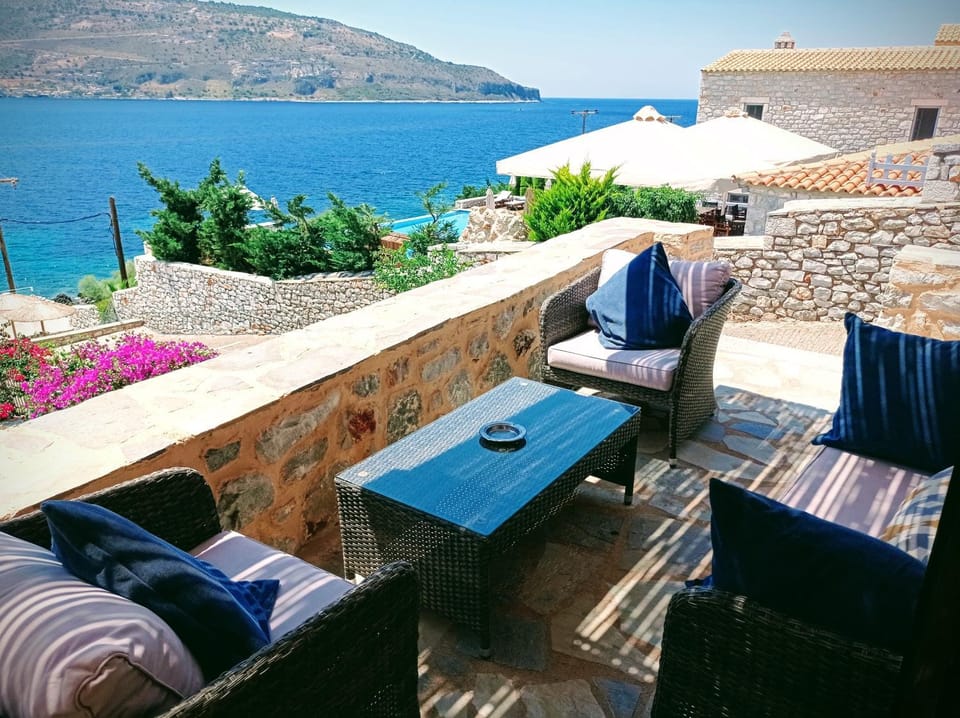 Mani Blue Tower Apartment in Messenia
