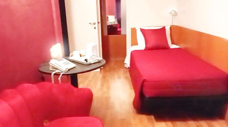 Bed, Seating area, Bedroom