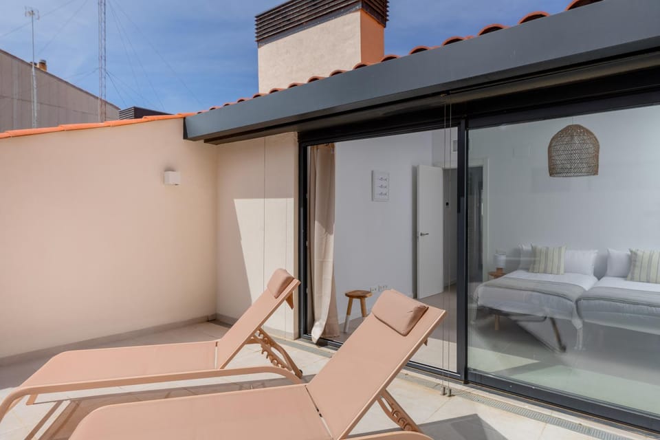 Balcony/Terrace, sunbed