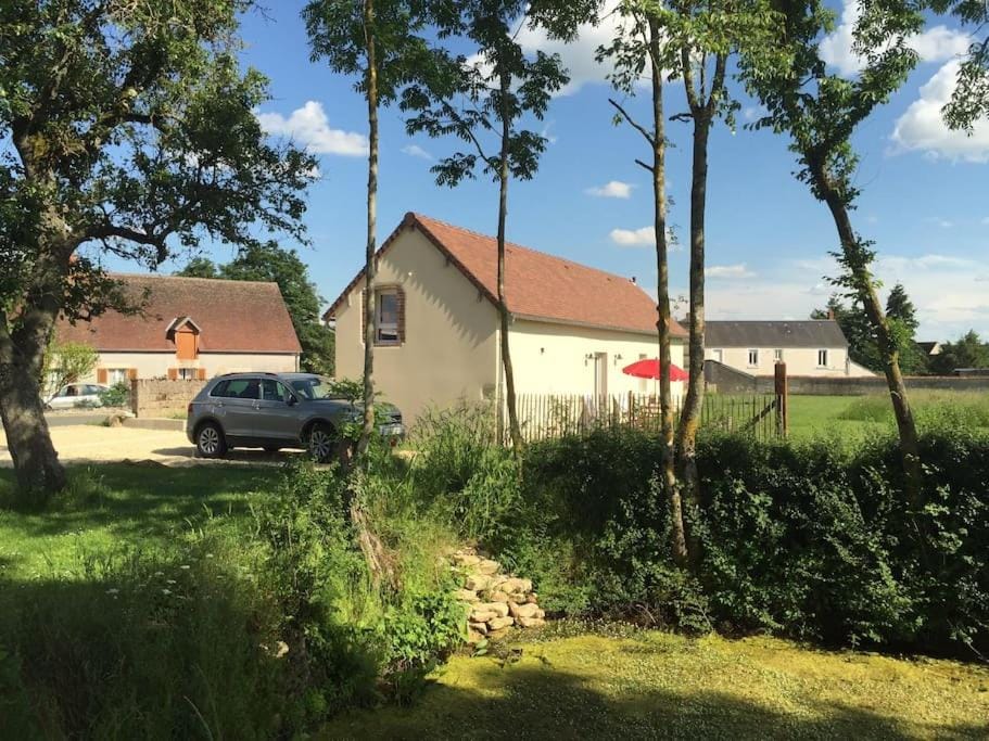 Property building, Neighbourhood, Natural landscape, Garden, Landmark view