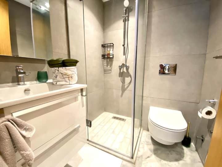 Anfa Living 29-The Gatsby 5 Chic&New Apt near Sea Apartment in Casablanca