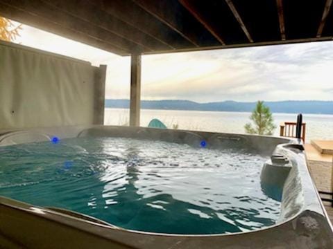 Classic McCall Lake House by Casago McCall - Donerightmanagement House in McCall