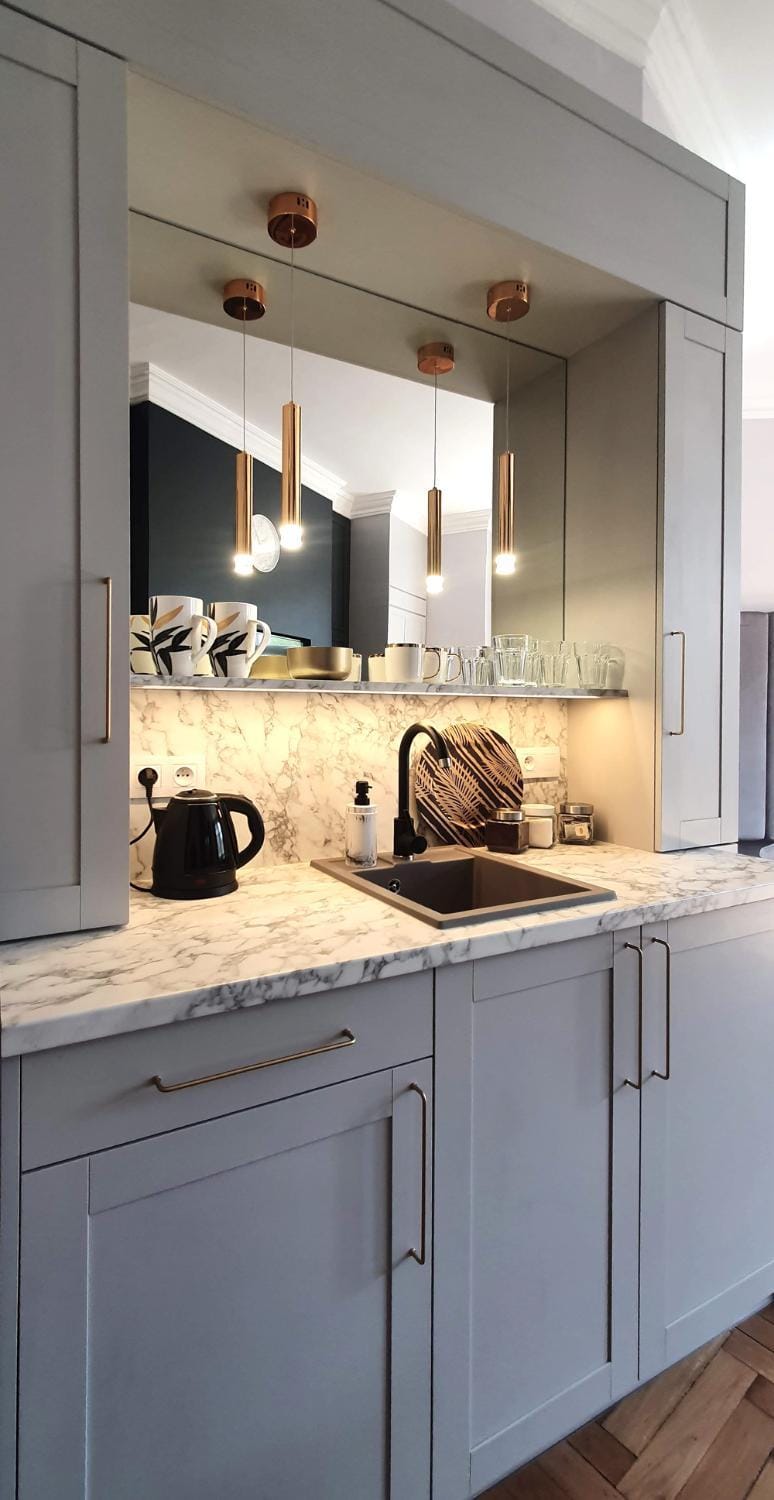 Kitchen or kitchenette