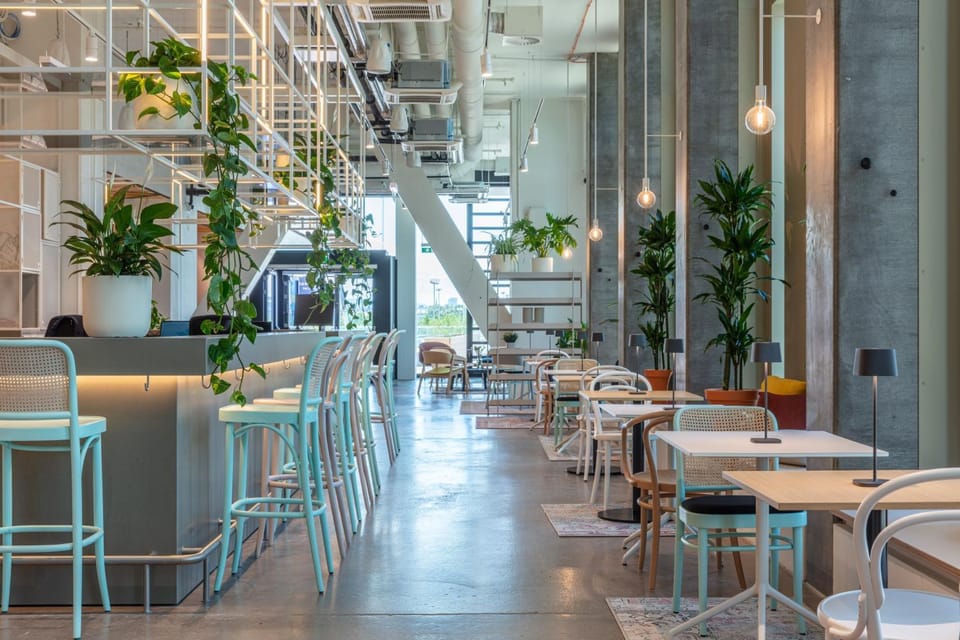 Seating area, Breakfast