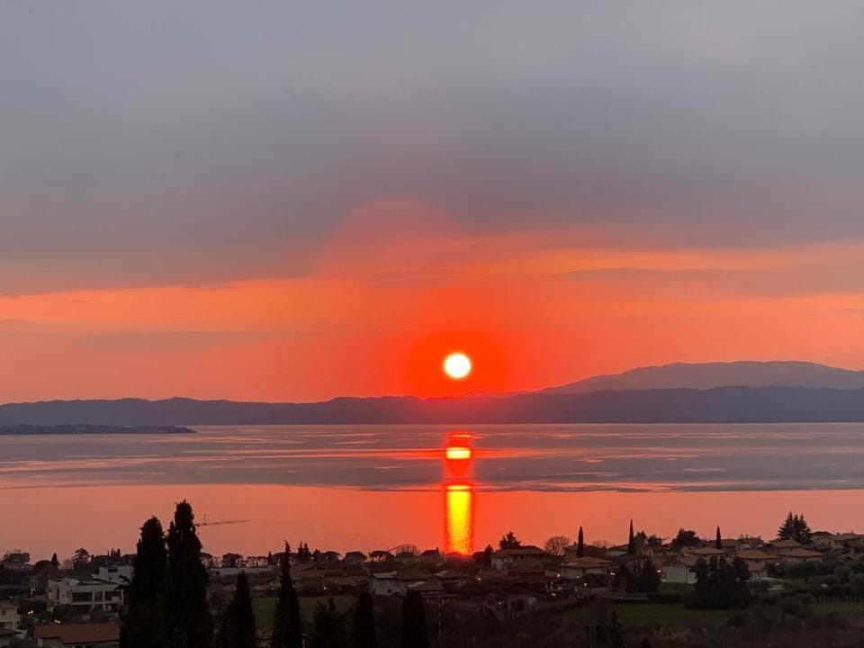 Villa Emma Lazise. Astonishing lake view Villa in Lake Garda
