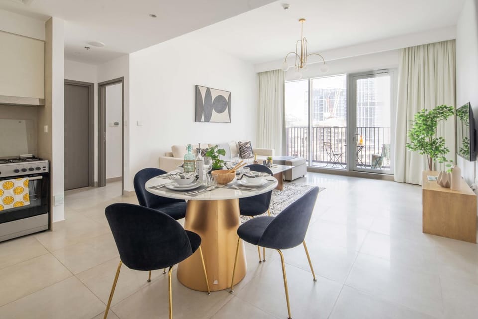 Frank Porter - Creek Horizon T2 Apartment in Dubai