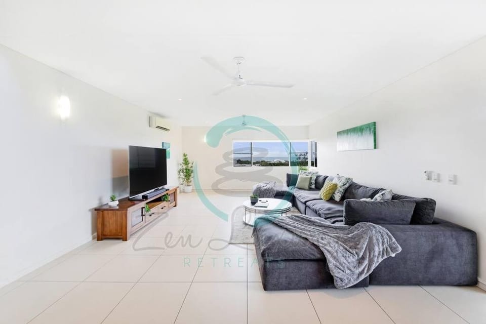 ZEN LUXURY: 2-Story 4-BR Penthouse in Darwin City with Mindal Markets & Harbour Views Apartment in Darwin
