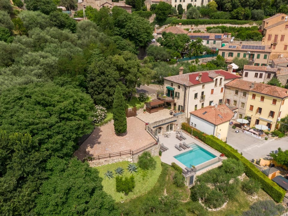 Day, Natural landscape, Bird's eye view, Pool view, sunbed