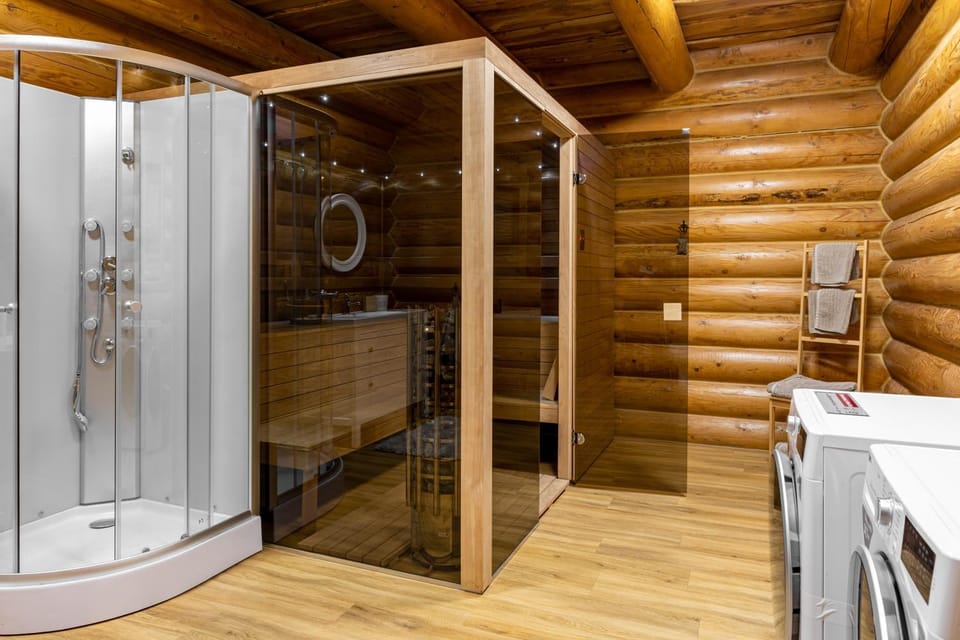 Shower, Sauna, Bathroom, washing machine, dryer