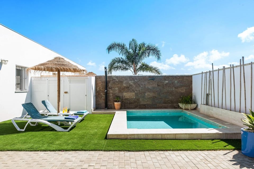 Property building, Swimming pool