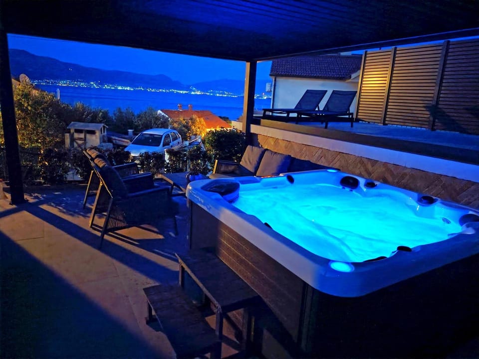 Night, Hot Tub, View (from property/room), Balcony/Terrace, sunbed
